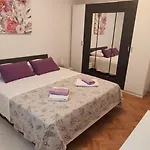 Pahljina דירה