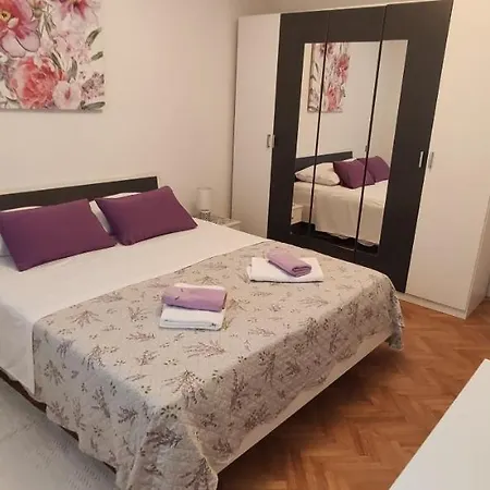 Pahljina Apartment