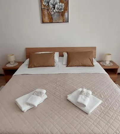 Pahljina Apartment Palit