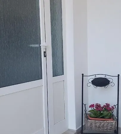 Apartment Pahljina *