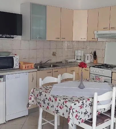 Pahljina Apartment Palit