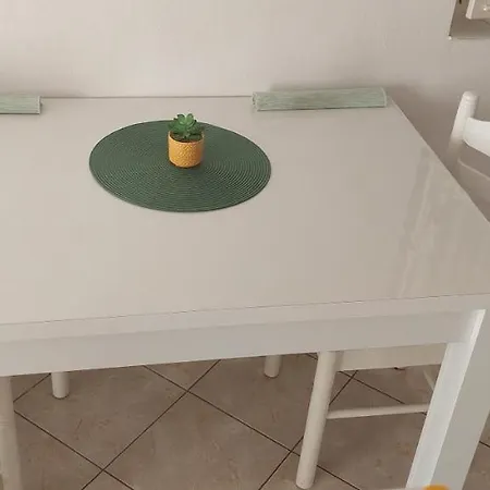 Apartment Pahljina