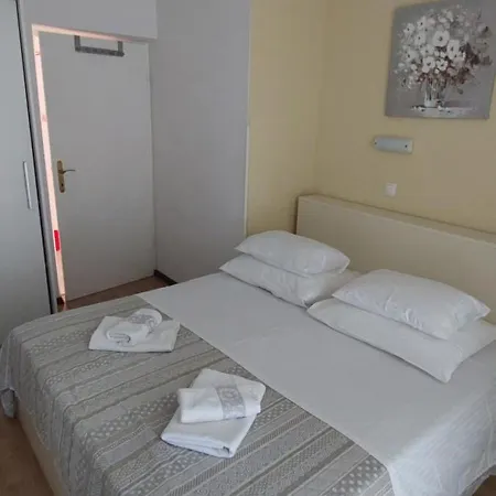 Apartment Pahljina Palit