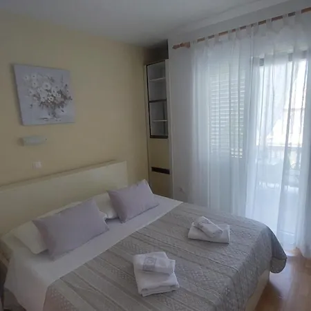 Pahljina Apartment Palit